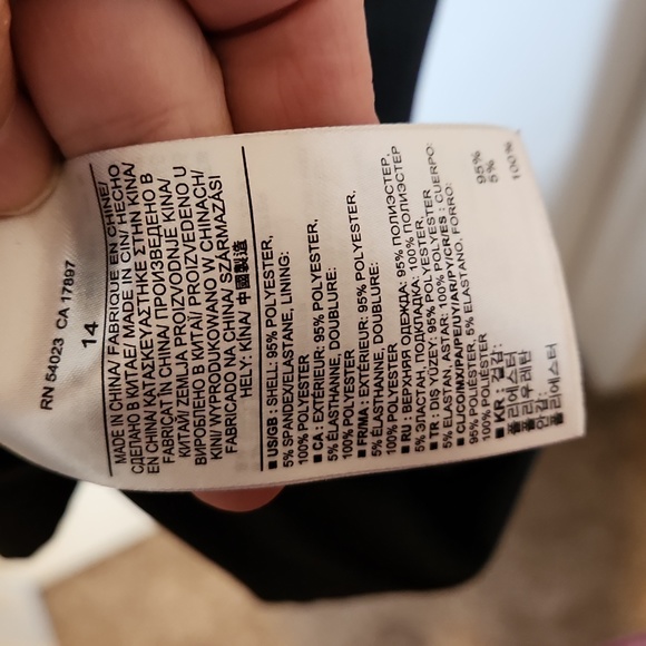 Size 14 LBD front banana republic - Picture 5 of 6